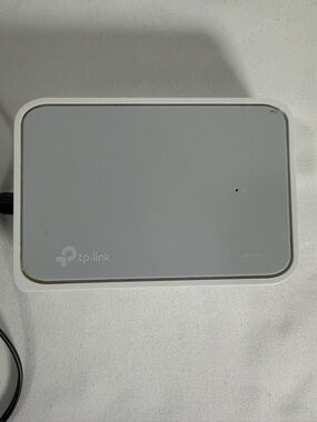 TP-Link White and Light Gray 5-Port Ethernet Switch